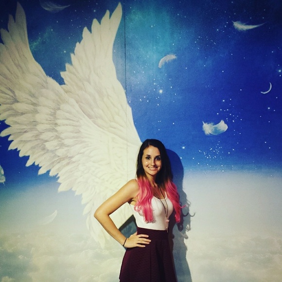 Meet your Posher, Ashley - Picture 1 of 1